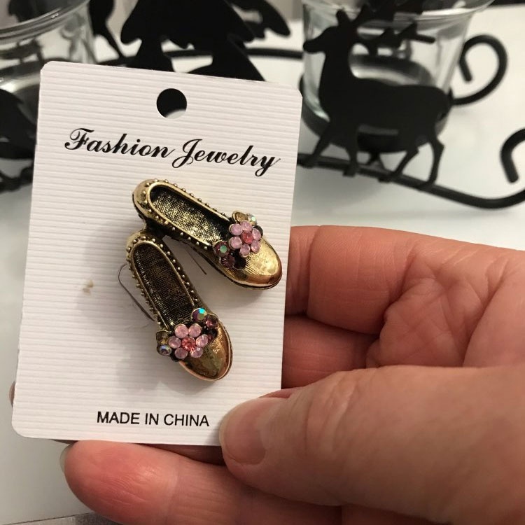 Ghim cài áo hình chiếc giày đính đá thời trang cho nữ
