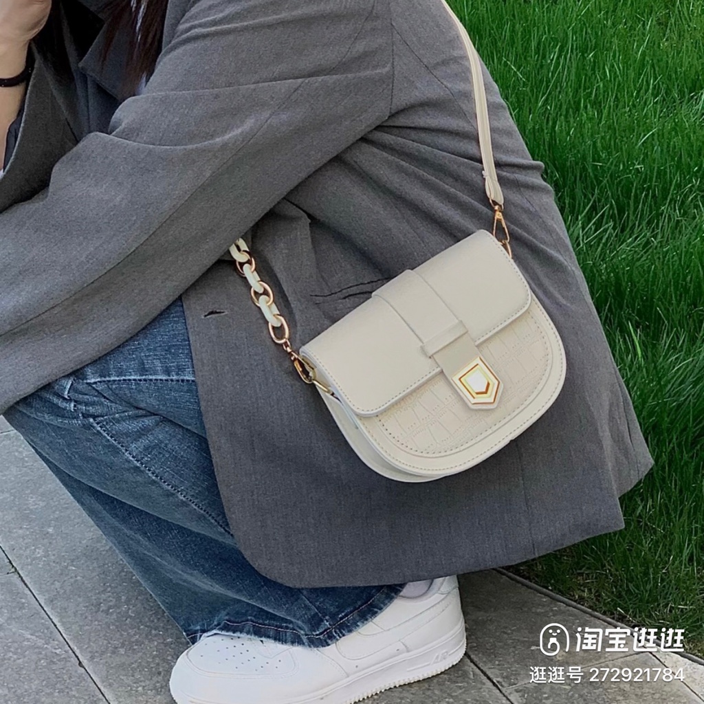 Túi Nữ Đeo Chéo Sang Chảnh Chất Liệu Da Pu Dày Dặn- Đen/Trắng