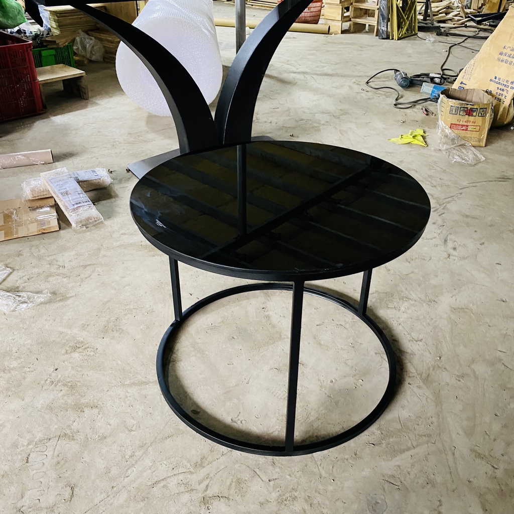 BÀN TRÀ SÀI GÒN MẪU MỚI SANG TRỌNG HIỆN ĐẠI (60×60×45cm) khung sắt mặt kính cường lực màu đen siêu sang