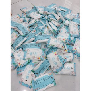 Khăn ướt gói mini 1 bịch 10 tờ không mùi kháng khuẩn
