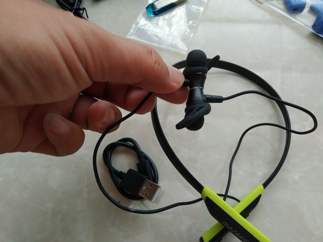 Tai nghe Bluetooth Mozard Flex4 Đen Xanh