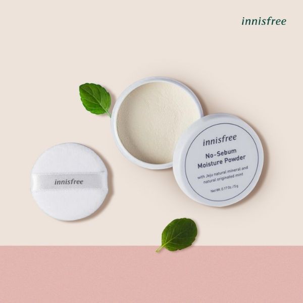 Phấn Phủ Innisfree No-Sebum Moisture Powder-Chất phấn nhẹ, thoáng, không gây bí da, Giúp lớp nền trên da mịn màng.