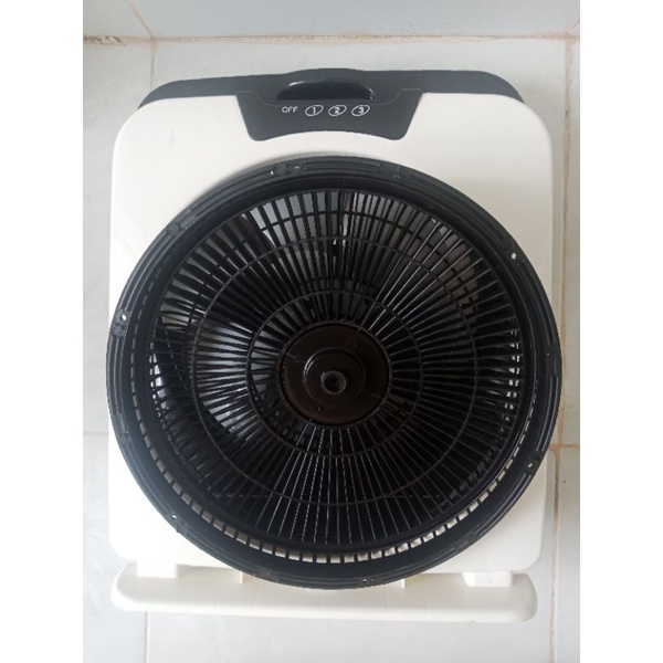 Bộ vỏ quạt hộp b3 cánh quạt 30cm shop giao màu ngẫu nhiên