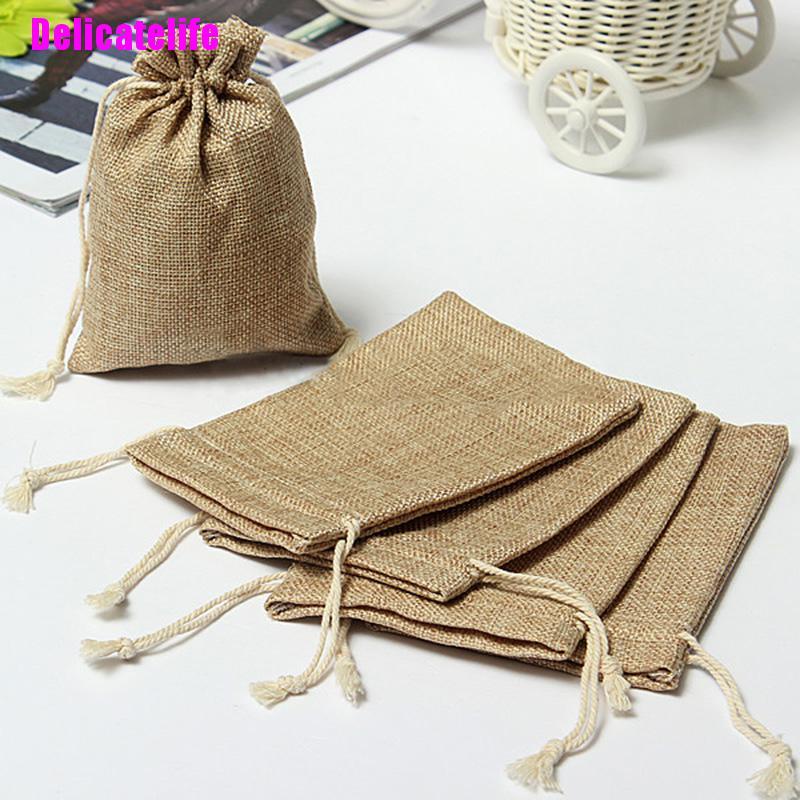 Túi dây rút mini bằng vải bố phong cách mộc mạc dùng trang trí tiệc cưới