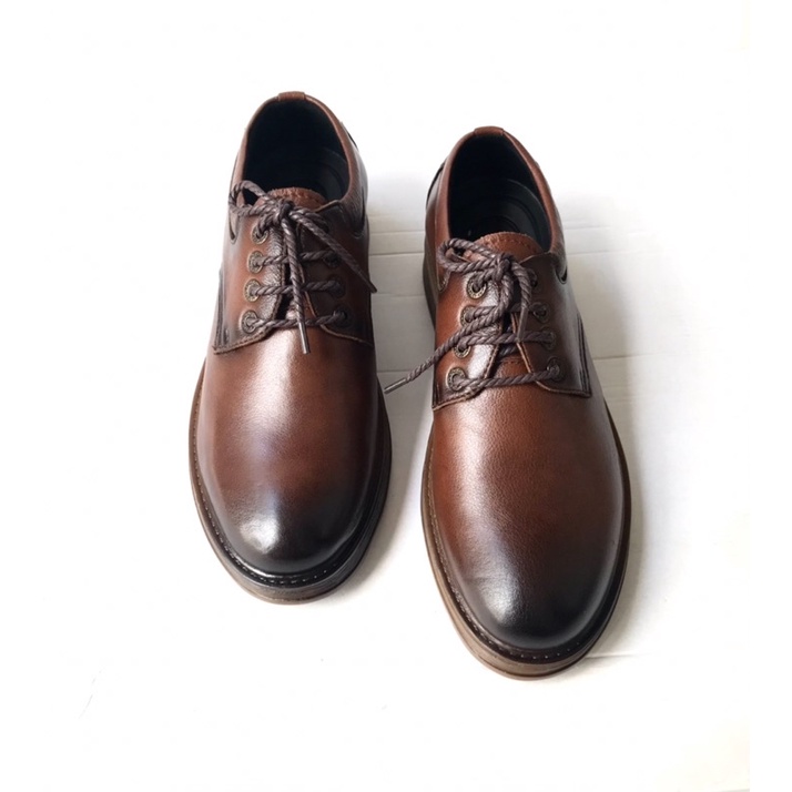 Giày Dr nam phong cách,chất liệu da bò, bảo hành dài hạn, size từ 39-44,màu vàng bò..sang trọng đẳng cấp