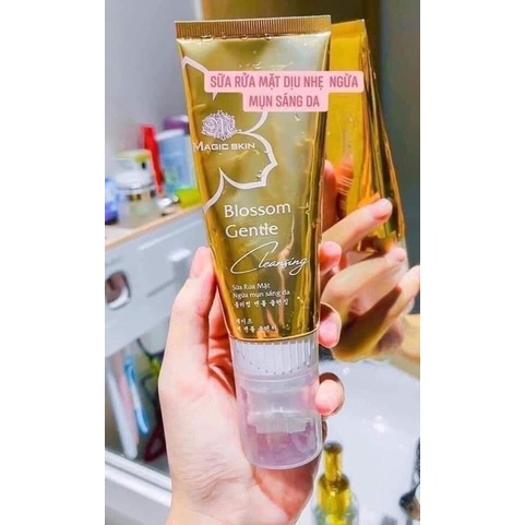 Sữa Rửa Mặt Vàng Magic Skin