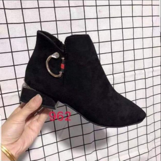 Bốt da lộn chất đẹp