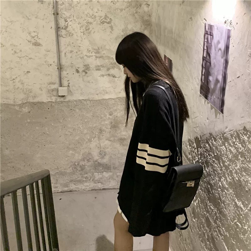 Áo khoác cardigan len nữ trơn đen sọc tay trắng freesize phom rông mùa đông hàn quốc hàng quảng châu C1091