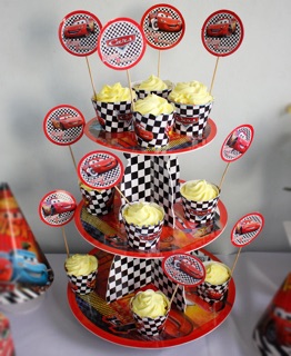 Kệ bánh cupcake 3 tầng