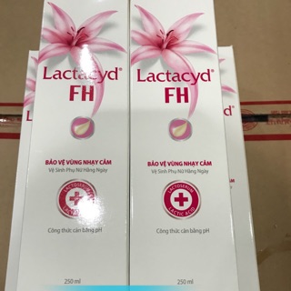 Dung dịch vệ sinh phụ nữ lactacyd 250ml