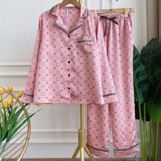 Bộ pyjama lụa satin LV