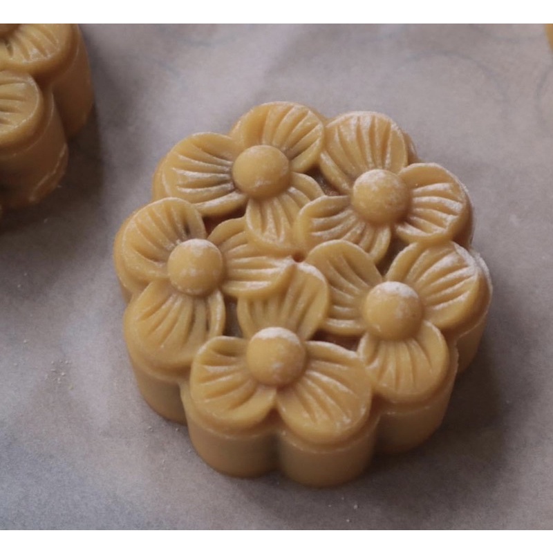 Khuôn trung thu lò xo 1 mặt cầm tú cầu 75g (M322)