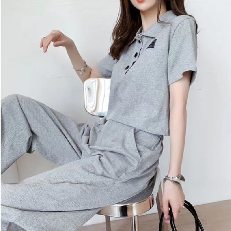 Bộ IELGY gồm áo cổ polo phối quần dài kiểu thể thao phong cách Hàn Quốc thời trang cho nữ