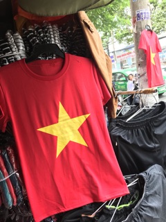 ÁO CỜ ĐỎ DAO VÀNG