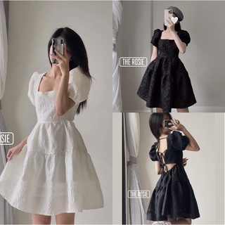 Váy gấm cổ vuông hở lưng dáng xoè cao cấp