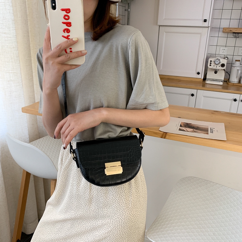 Túi Xách JASMIN NOIR Hoạ Tiết Da Cá Sấu Phong Cách Hàn Quốc Hình Dạng Bán Nguyệt
