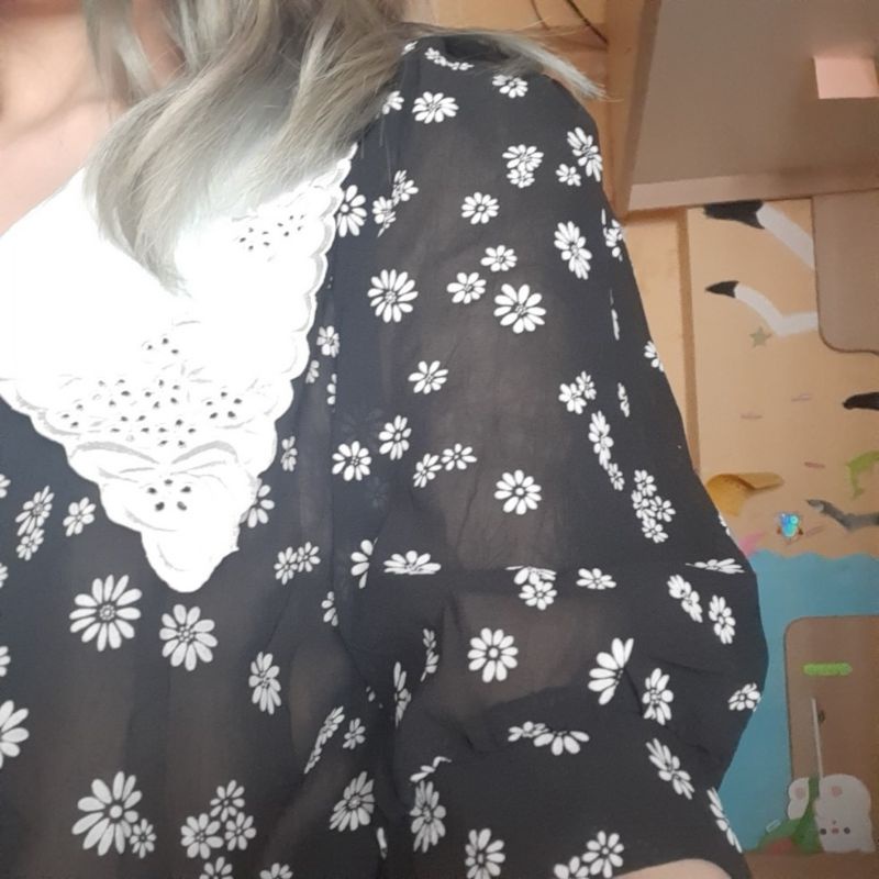 THANH LÝ MỚI áo sơ mi chiffon tay phồng hoa nhí đen cổ peter pan dài