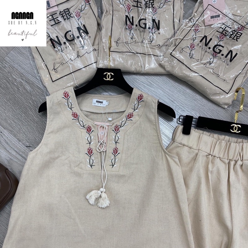 Set đũi sát nách Bộ đũi xước cổ thêu hoa quần sooc đùi màu nâu be