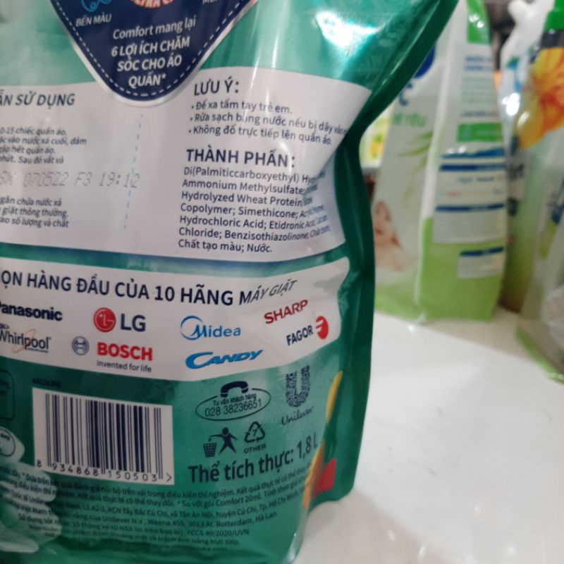 Túi Nước Xả Làm Mềm Vải Comfort Chăm Sóc Chuyên Sâu Ngăn Ngừa Mùi Hôi Hương Tươi Mát 1,8l