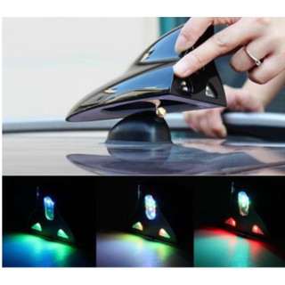 Ăng ten hình vây cá mập xe hơi có đèn led sử dụng năng lượng mặt trời