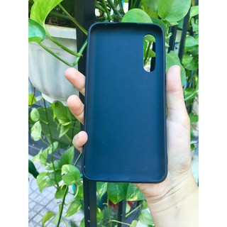 Ốp lưng Vsmart Live đen trơn