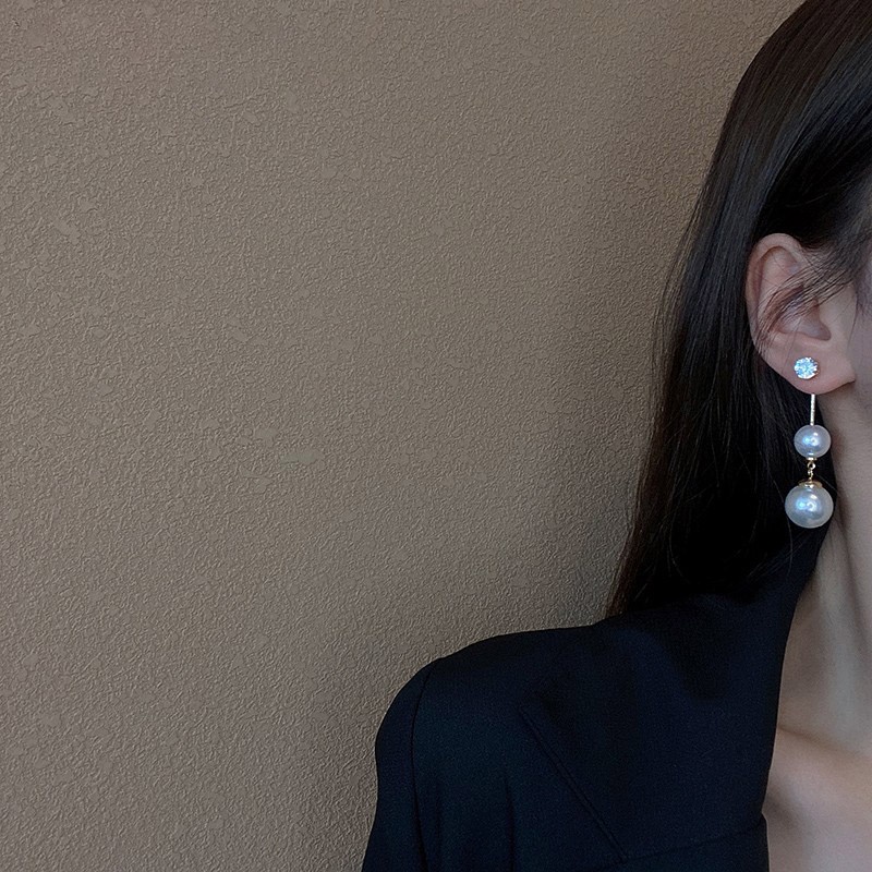 Đôi khuyên tai dáng dài đính ngọc trai nhân tạo xinh xắn thanh lịch