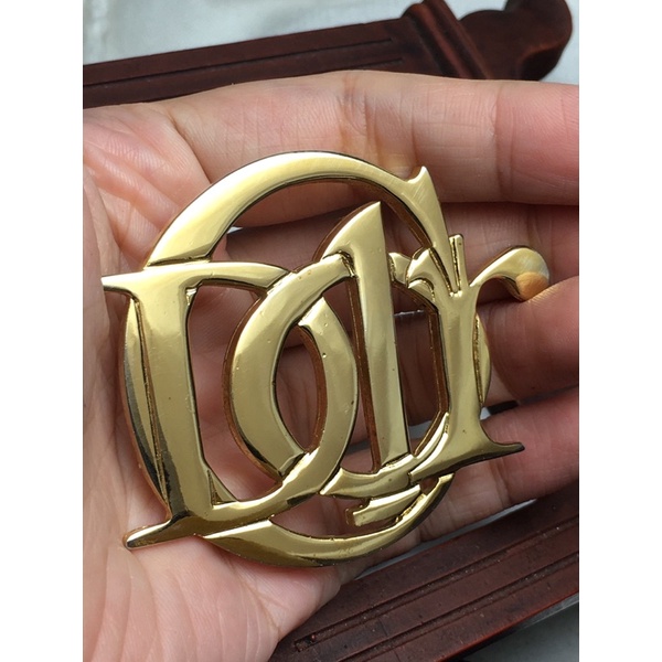 Cài áo vintage Dior- thiết kế logo
