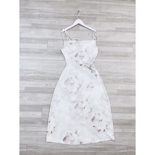 Váy lụa cổ đổ dây sau