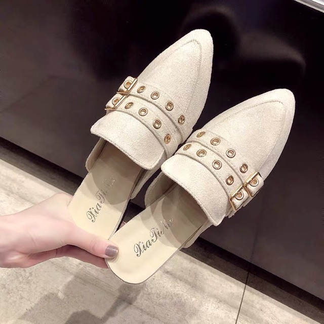 Sục nữ đế bệt mũi nhọn