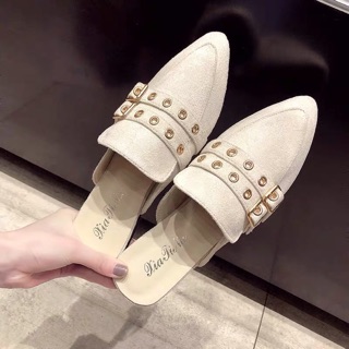 Sục nữ đế bệt mũi nhọn