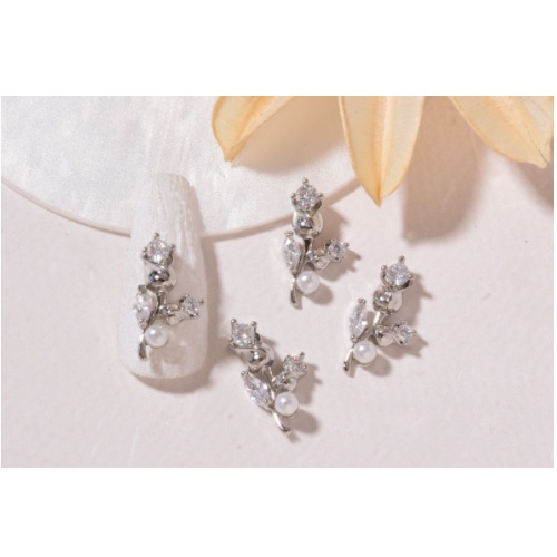 charm trang trí nail