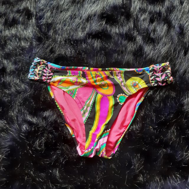 Quần bơi nữ họa tiết