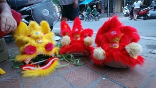 Đầu lân kim sa có đèn hàng chọn