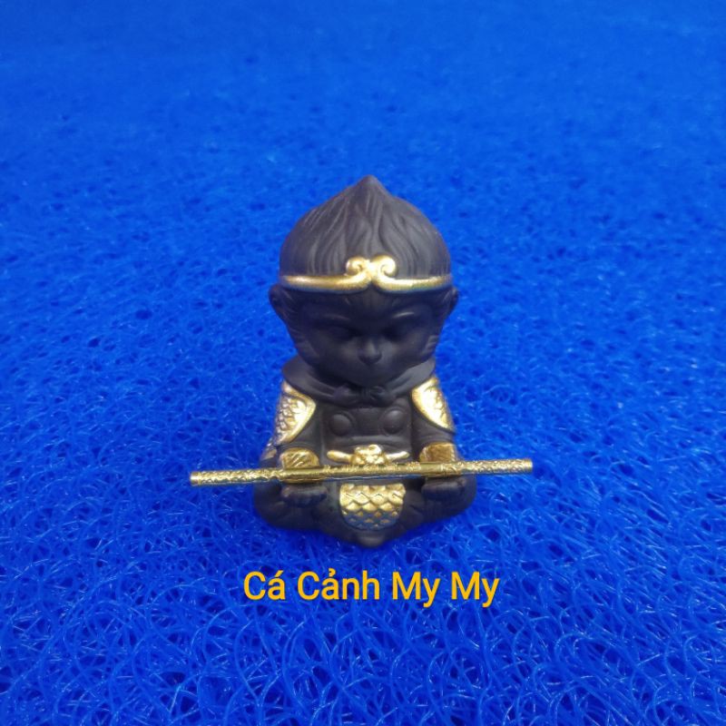 Tượng Tôn Ngộ Không cỡ nhỏ 5x4x7cm tặng kèm Gậy