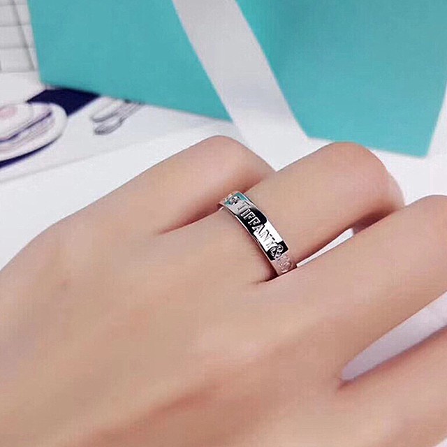 Nhẫn Bạch Kim Đính Đá Kim Cương Mới 4 mm 2021