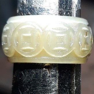 Nhẫn kim tiền bản mo