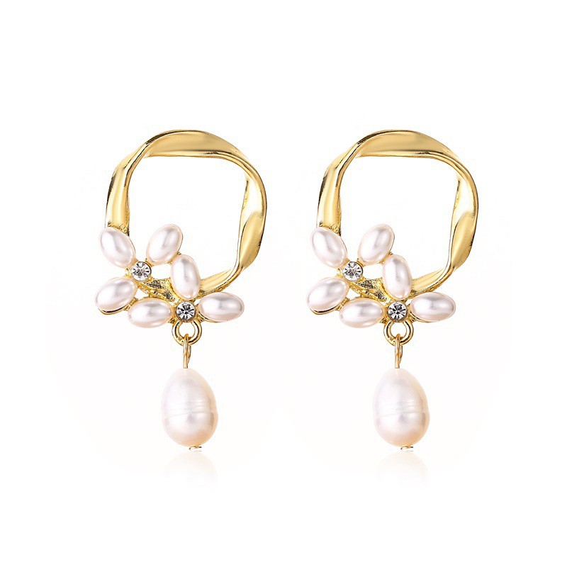 Hoa Tai Dáng Dài Đính Ngọc Trai Phong Cách Retro