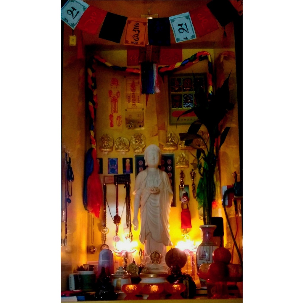 Cờ lục tụ đại minh chú om mani padme hum