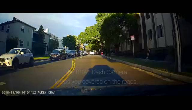 Camera Hành Trình ô tô AUKEY DRA1 1080P FHD cảm biến cảnh báo va chạm/ chệch làn đường hỗ trợ GPS/ ghi âm ban đêm | BigBuy360 - bigbuy360.vn