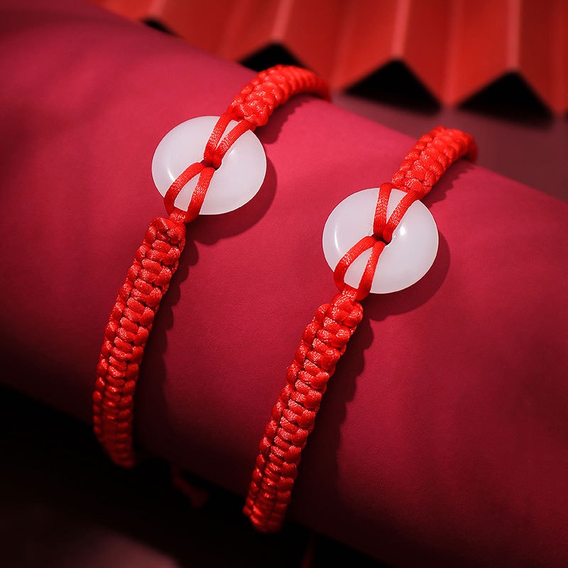1 Vòng Tay Bện Dây Đỏ Mặt Ngọc Bích Giả Cho Cặp Đôi