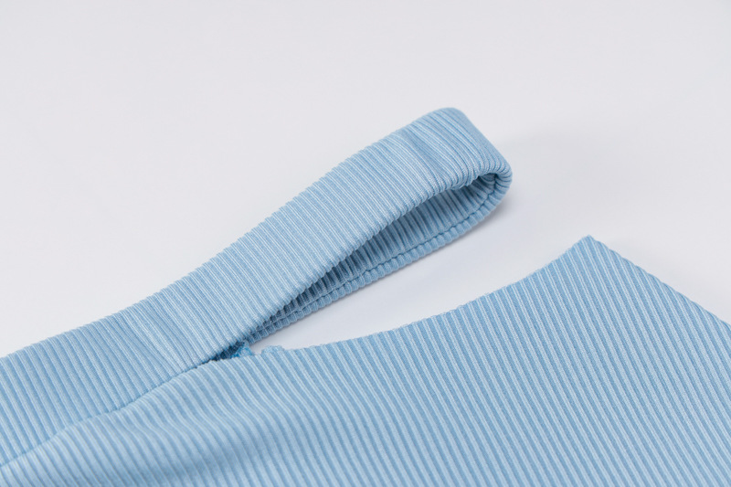 Bộ Áo Croptop Tay Dài Kẻ Sọc + Chân Váy Ôm Xẻ Tà Quyến Rũ Cho Nữ