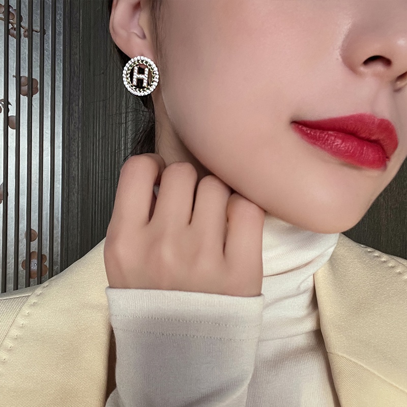 Khuyên Tai Chữ H Đính Đá Toàn Diện Hàn Quốc Mới