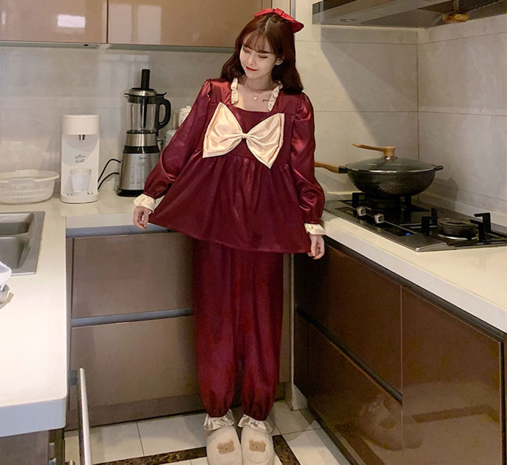 Bộ Đồ Ngủ Pijama Nữ Cổ Vuông Dài Tay Thoải Mái