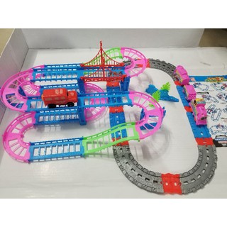 Đường ray cầu vòng xe lửa pin