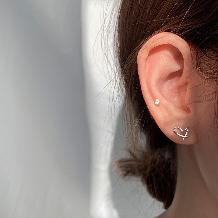Khuyên tai Bạc / Bông tai Bạc trái tim đan chéo nữ -𝑨̉𝒏𝒉 +𝑽𝒊𝒅𝒆𝒐 𝒕𝒉𝒂̣̂𝒕-HÀNG CÓ SẴN- Cam kết CHUẨN BẠC 925 _ TUNA SHOP