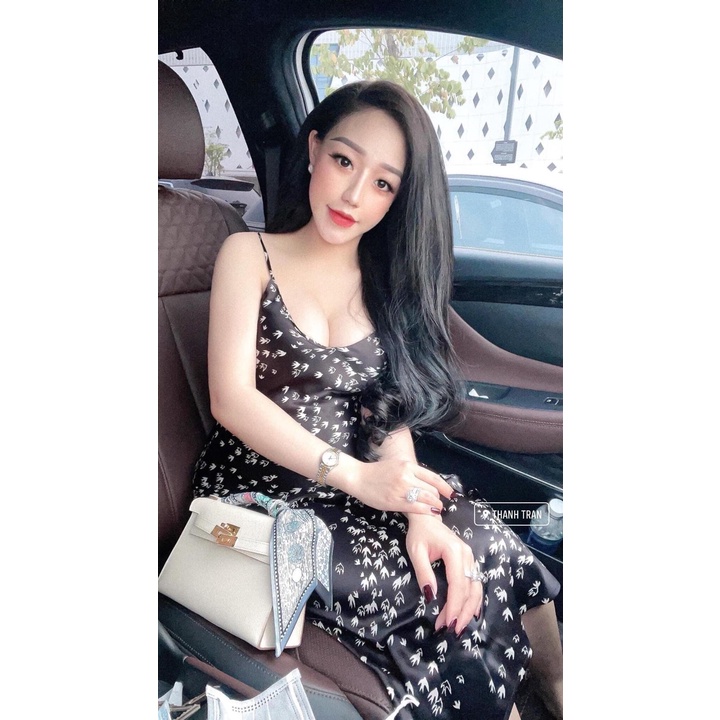 Váy lụa satin Thanh Trần