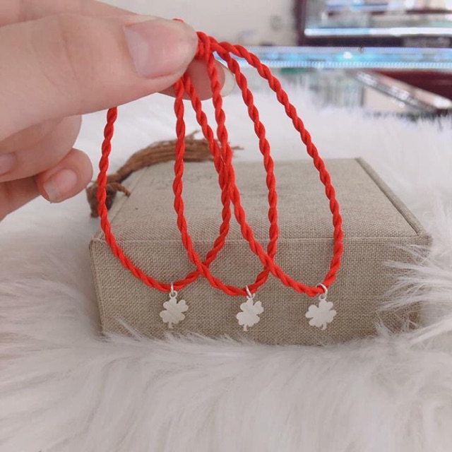 Dây đỏ cỏ 4 lá may mắn