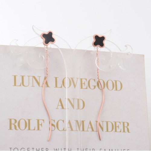 Bông Tai Cỏ 4 Lá Chuỗi Dài Titan Ko Đen TT 3119