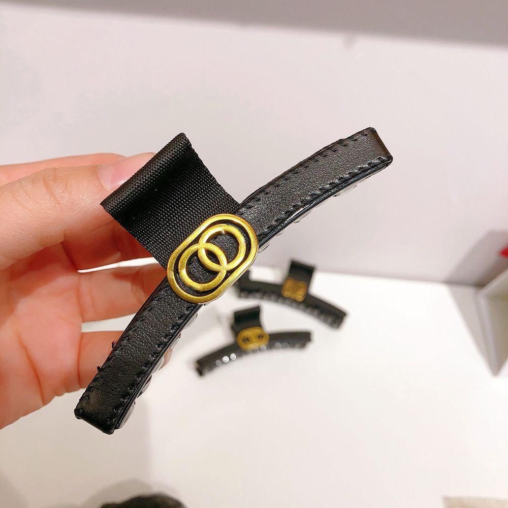 Kẹp Tóc Rửa Mặt / Tắm Hình Cá Mập Cỡ Lớn Phong Cách Retro Cho Nữ