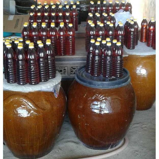 Nước mắm truyền thống loại đặc biệt 45% độ đạm thành phần là cá cơm và muối | BigBuy360 - bigbuy360.vn